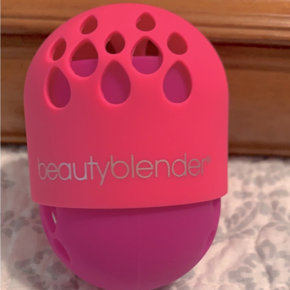 Beauty blender case with travel size cleanser